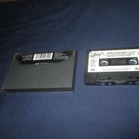 Los Lobos - How Will The Wolf Survive on cassette (Slash Records, 1984) - Picture 2 of 2
